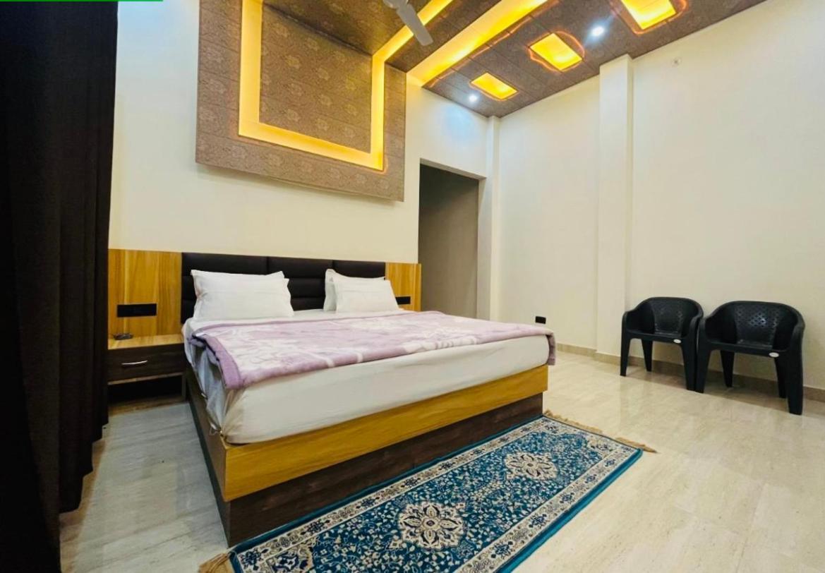 Lotus Palm Retreat - Full Villa Ujjain Exterior foto