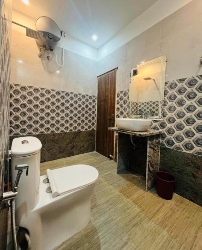Lotus Palm Retreat - Full Villa Ujjain Exterior foto