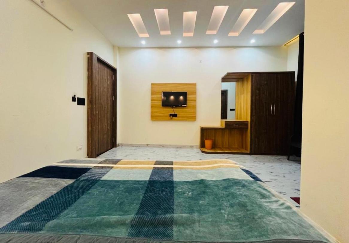Lotus Palm Retreat - Full Villa Ujjain Exterior foto